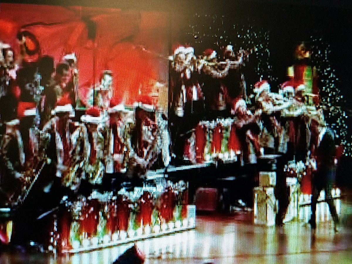 etta64's tweet image. Bravo @Lightning100 for honoring @briansetzer59 with #TheNutcrackerSuite.  Have seen this live many times and it ALWAYS spot on!  Wishing @briansetzer59 a speedy recovery!