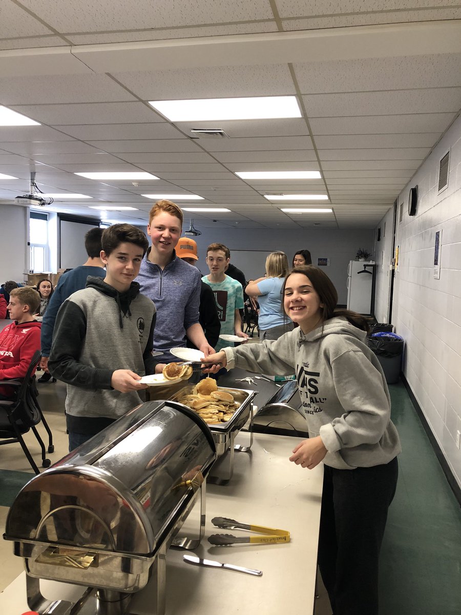 OHS Link Crew (@crewohs) on Twitter photo While that was happening our <a href="/OHSDen/">Opeongo Den Leaders</a> were helping to get our pancake breakfast organized ...3/5 While that was happening our <a href="/OHSDen/">Opeongo Den Leaders</a> were helping to get our pancake breakfast organized ...3/5