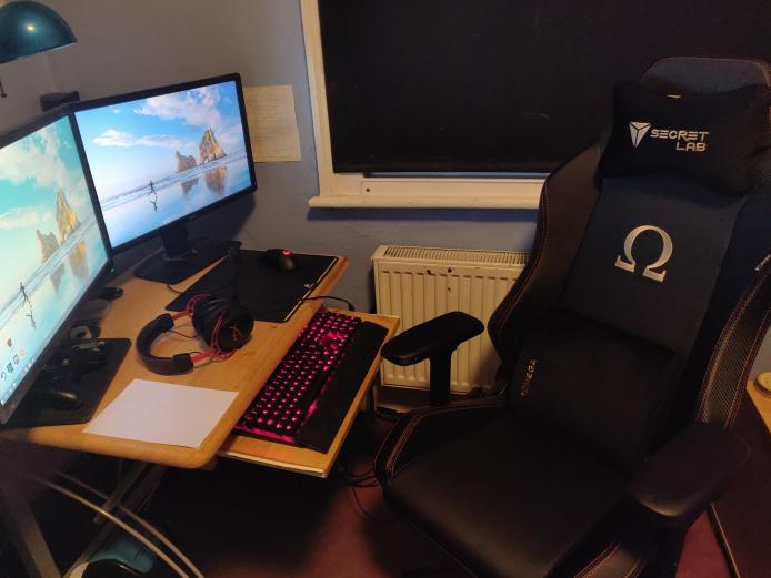 Demkolai's tweet photo. Done assembling my @secretlabchairs Omega 2020 Stealth chair. Really impressed with the comfort and build quality. Definitely worth the money! https://t.co/iCQNAPhF9j