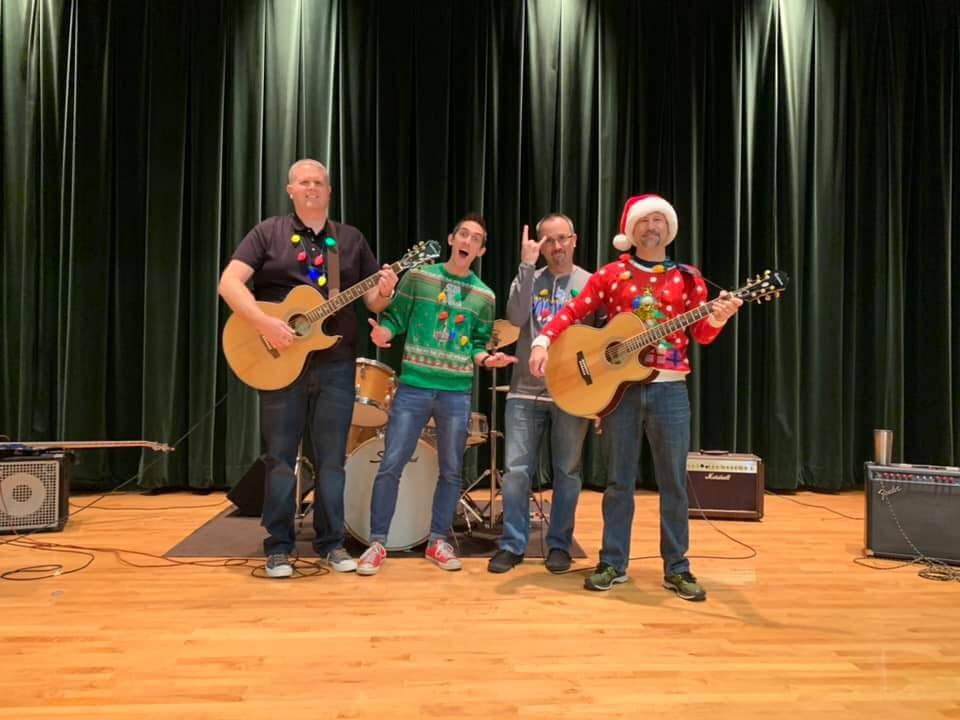 FB_elem's tweet photo. Merry Christmas from all of us at Fredericksburg Elementary! Enjoy the long break! We will see you on January 2nd! https://t.co/ODKyNRQxVk