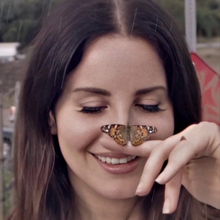 lanasmysoulmate's tweet photo. Lana Del Fucking Rey https://t.co/QtBmpcQieL