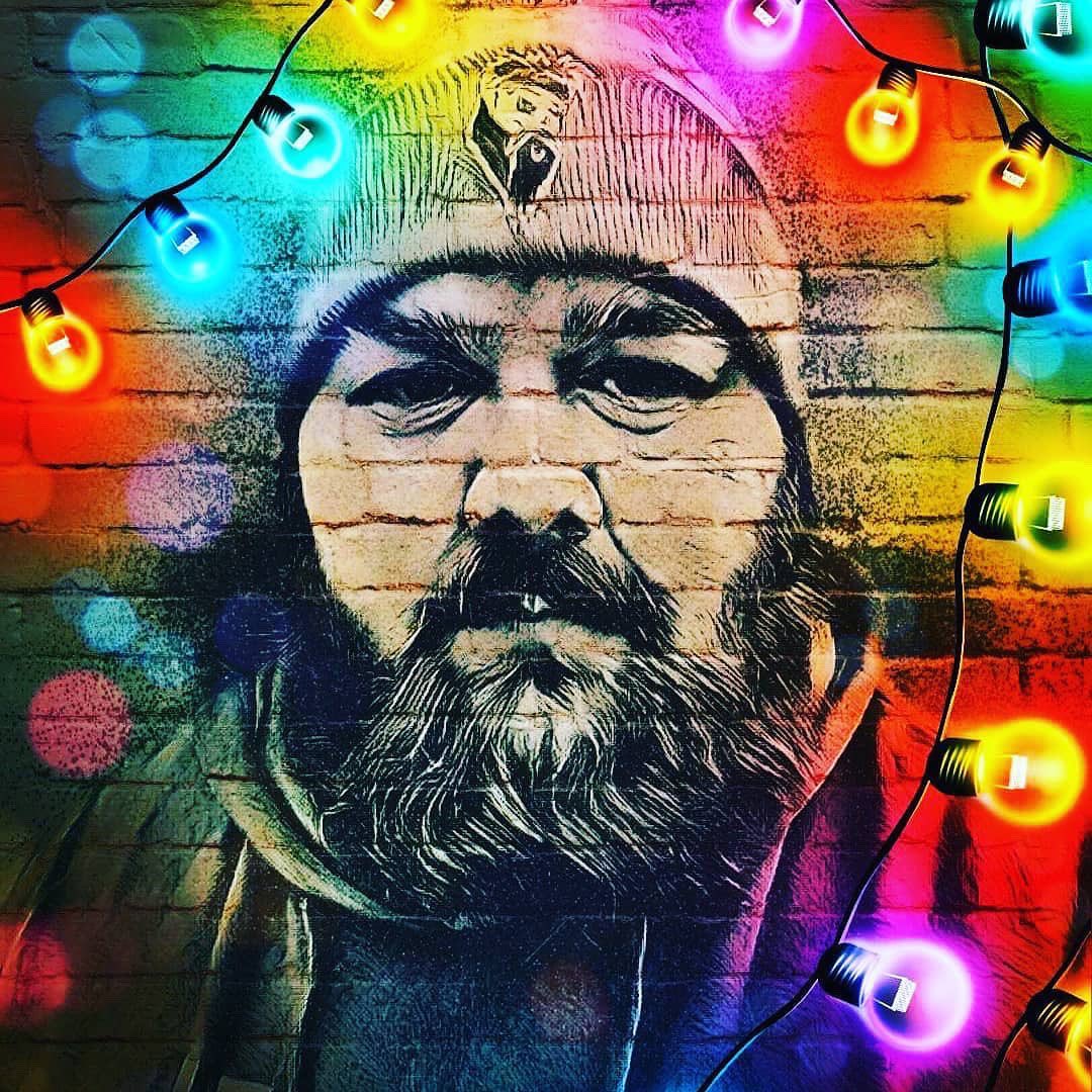 tbbclub's tweet photo. #ItsBeginningToFeelLikeChristmas #ChristmasFriday #FestiveFriday #TrimmingTheTree #ChristmasLights with Lee Chapman of Nottinghamshire #beards #father #family #fiancée #ChristmasTree #Snow #BrickWall #FilterFriday
Ch8py says, "My family is my life and that's me!" https://t.co/wttYL8CVuA