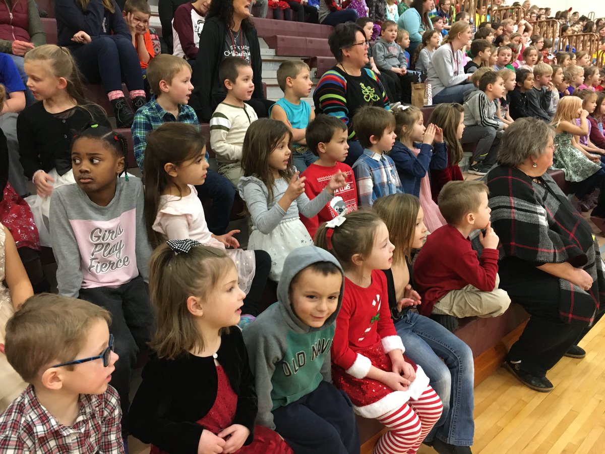 TritonElementa1's tweet photo. Triton Elementary ending our last day before Winter Break with a Sing-along lead by Mrs. Meyers!  Happy Holidays for Triton Elementary to our students, families and staff.
#wearetriton https://t.co/7WTbOwdjLD