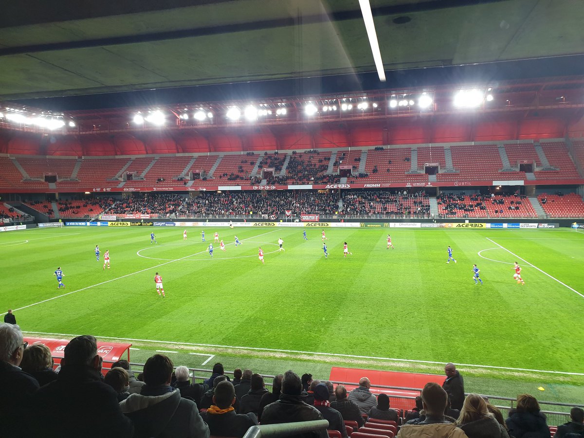 ghislaindecobec's tweet photo. Rencontre importante ce soir pour @VAFC au Stade du #hainaut contre @FCLorient.
@MutuelleJust, partenaire du club, présente en force pour soutenir les Rouges et blancs #AllezVA https://t.co/pW2LwlZvqR