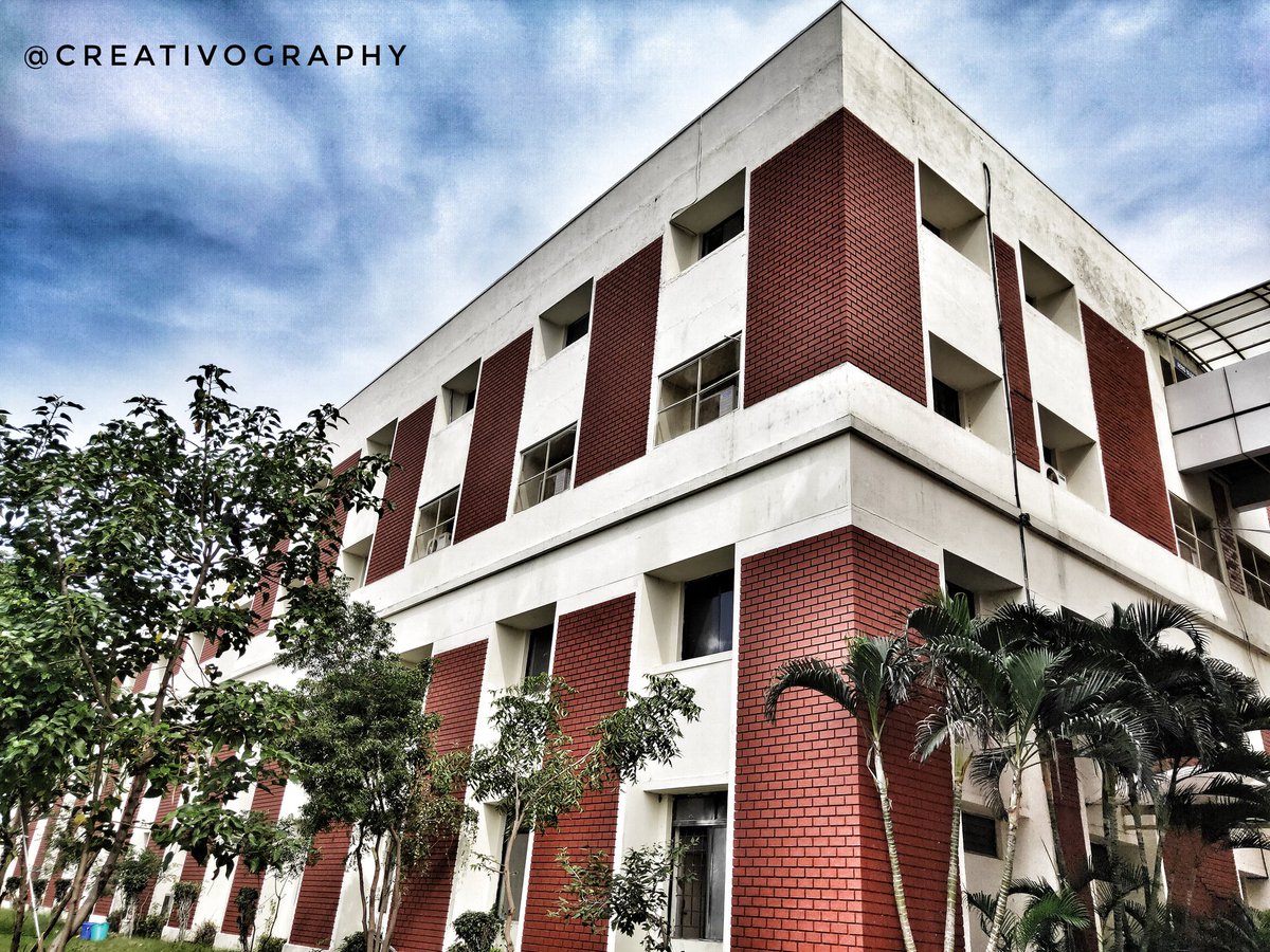 creativography's tweet photo. @KCGtechnology 
.
.
.
.
#collegelife
#aeroblock
#chennai
#photographyeveryday 
#passion https://t.co/ZNRmWwCuzL