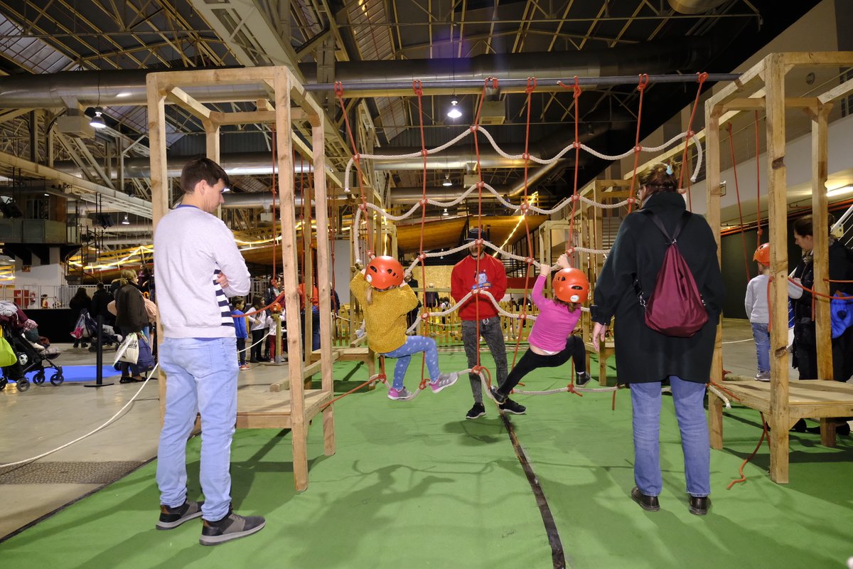 KaliuPark's tweet photo. 🎅Nens i nenes, famílies! Ja hem obert portes!

#KaliuPark us acompanyarà a la @fargahospitalet fins el 7 de gener!

@KaliuGEL, el Circ d'Hivern de @peramorLH, Scape Room, el @CELHospitalet, el Món de Joc i molt més us esperen durant tot el #NadalLH! 

Benvinguts i benvingudes!🎄 https://t.co/83xd4Ahqt1