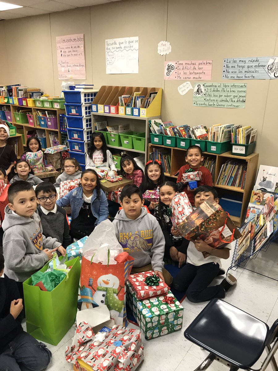 From Karaoke to gingerbread to a visit from Mr. Kringle himself- the smiles are too many to count at Ruiz!! Thank you to all of our wonderful sponsors and volunteers for a magical day!!!