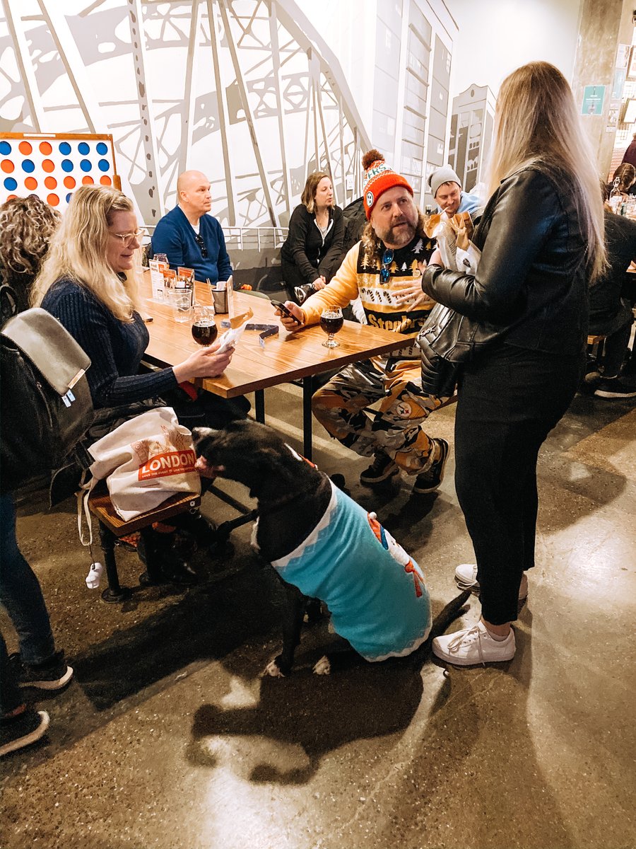 honestpaws's tweet photo. The Honest Paws fam came through in a big way on 💙Giving Tuesday. With the help of our wonderful customers, we were able to donate over 400 bags of treats to Rescue City in NYC!
🙌🐶 #HonestPaws https://t.co/mqYkUg2Ttw
