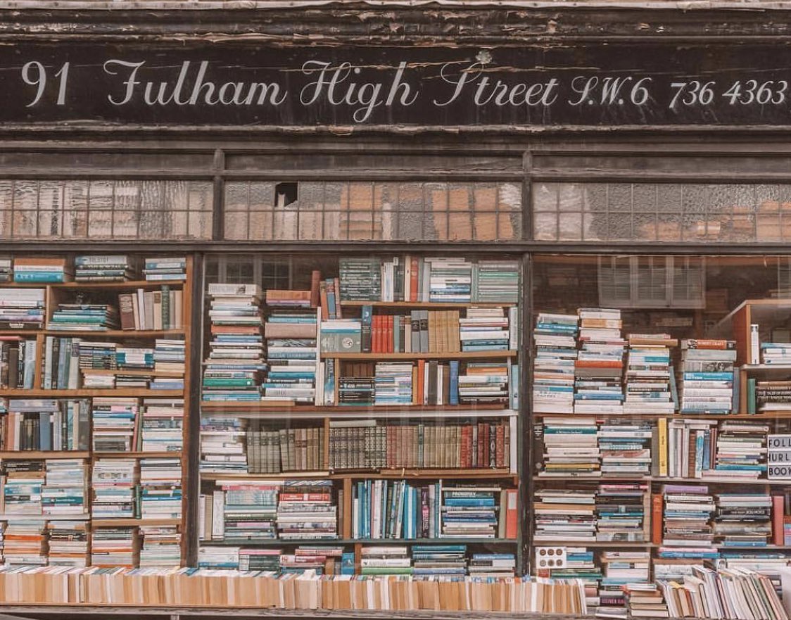 syiphee's tweet photo. bookstore in London https://t.co/3ojU8betAE