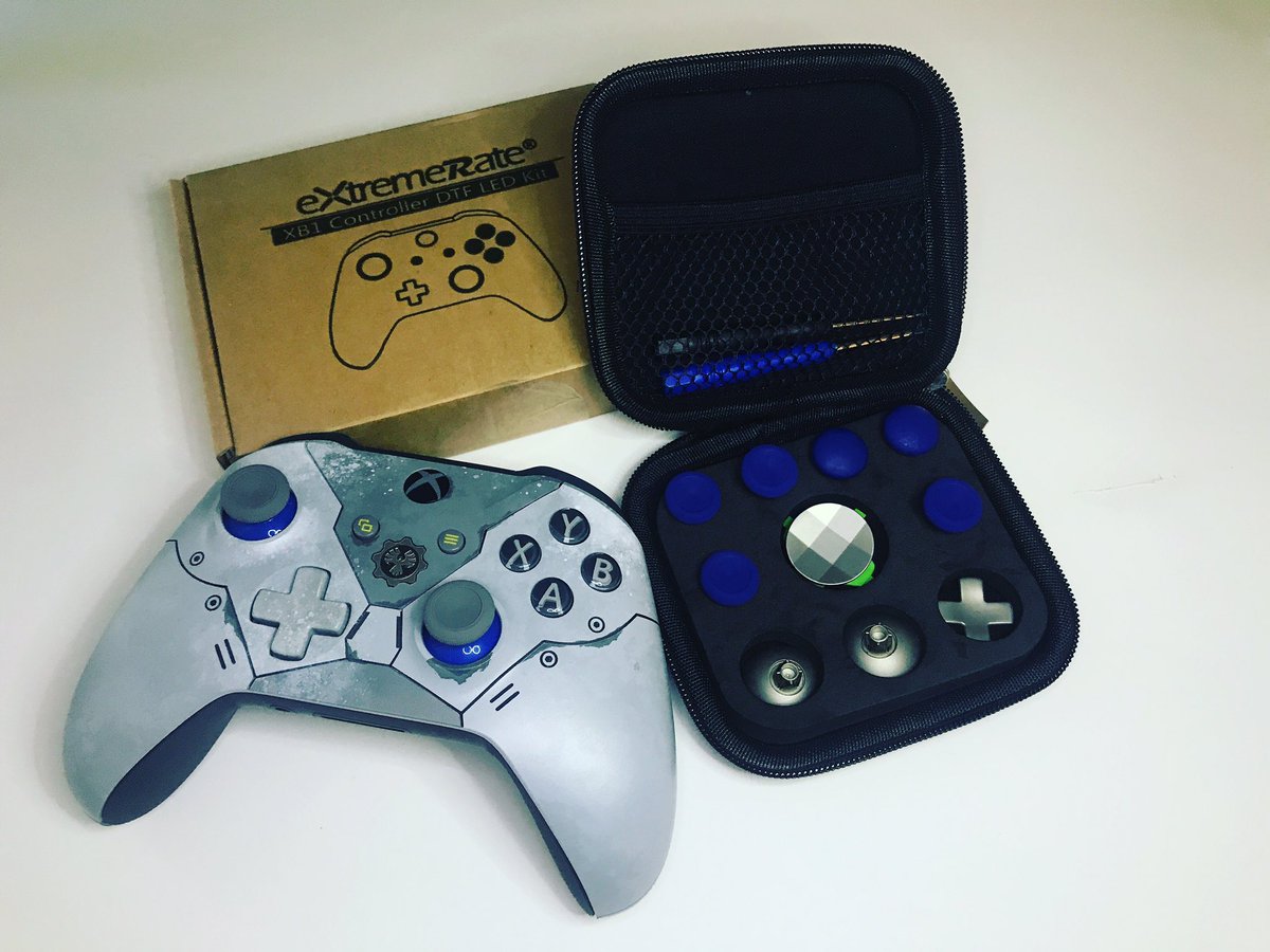 TJBANDSTAR's tweet photo. ¿Qué tal estás palanquitas y D-pad estilo elite que me mandaron mis amigos de Extremerate en el control de la consola gears of war 5 y con kit de leds? #Extremerate #ExtremerateEliteJoysticksDpad #ExtremerateLedKit #GearsOfWar5Controller #TJBANDSTAR69 #TjGamingLab https://t.co/eppuasXGQa