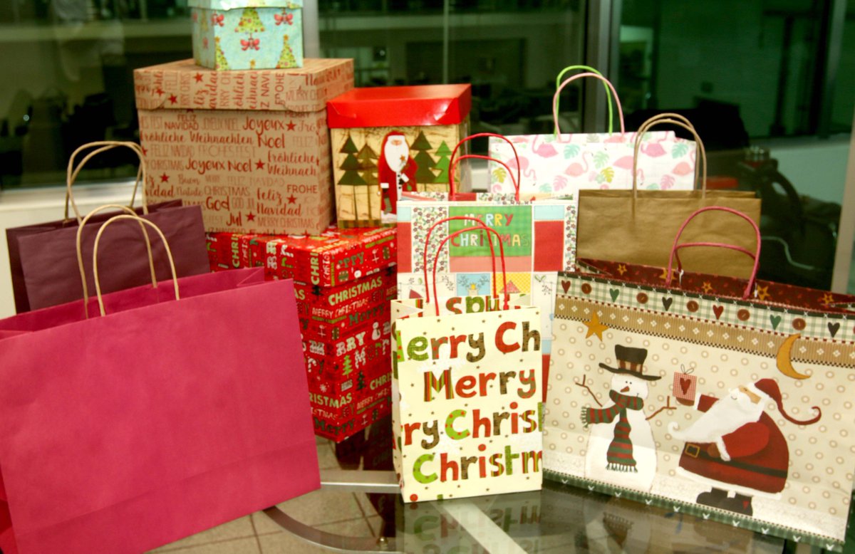 DirMegamedia's tweet photo. EXPANDE SUS HORIZONTES | Cajas, bolsas y papel para regalos, así como charolas y contenedores para alimentos figuran entre los nuevos productos que #Uniprint, unidad de negocios de #Megamedia, introduce en el mercado: https://t.co/bIJpa6BsW5 #DYInforma https://t.co/S4AEok4kC8 https://t.co/WK1VpnrcYN