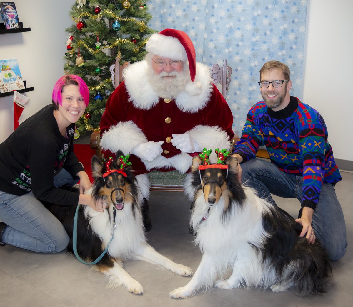 CapstonePub's tweet photo. Santa came and visited our office! We think it's safe to say we are on the "Nice" list 😉 #happyholidays #readingisforeveryone #officesanta https://t.co/H87RLb1mtt