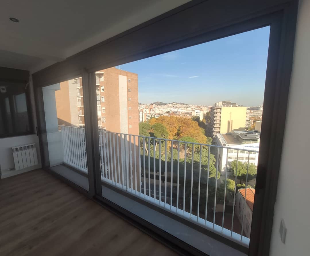 Obertures's tweet image. Reforma d'habitatge a Barcelona amb fusteries d'alumini Kline.
Llum, confort i disseny ✔️
🔲
Reforma de vivienda en Barcelona con cerramientos de aluminio Kline.
Luz, confort y diseño ✔️
Obertures ⭐ ⭐ ⭐ ⭐ ⭐ 
#aluminio #alumini #aluminium  #kline #laventanaluminosa