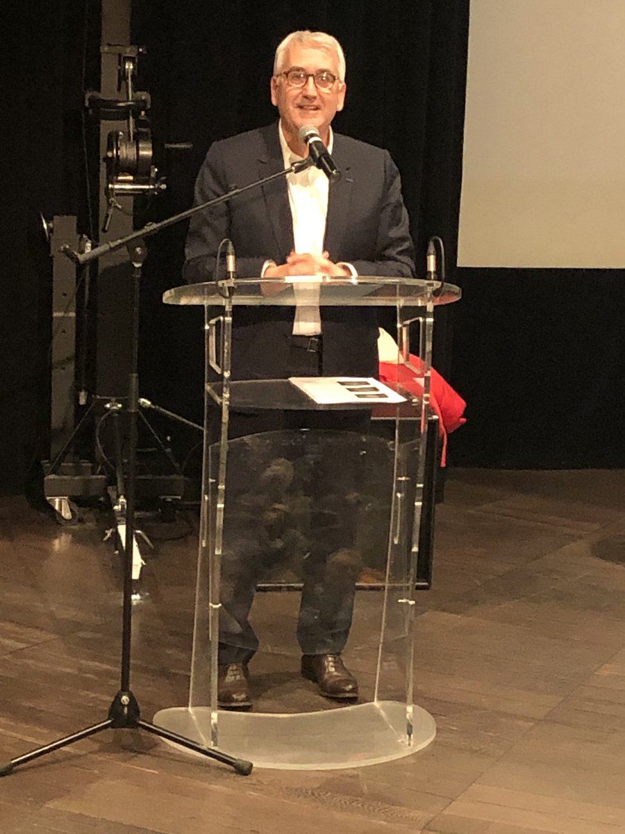 Ville_BoulogneB's tweet image. Le maire @pcbaguet évoque dans son discours «une dynamique sportive tournée vers l’avenir» lors de l’AG de @ACBB_O à l’espace #Landowski. Il annonce l’obtention du label #TerreDeJeux qui offrira aux Boulonnais de profiter des retombées positives des JO @Paris2024.
