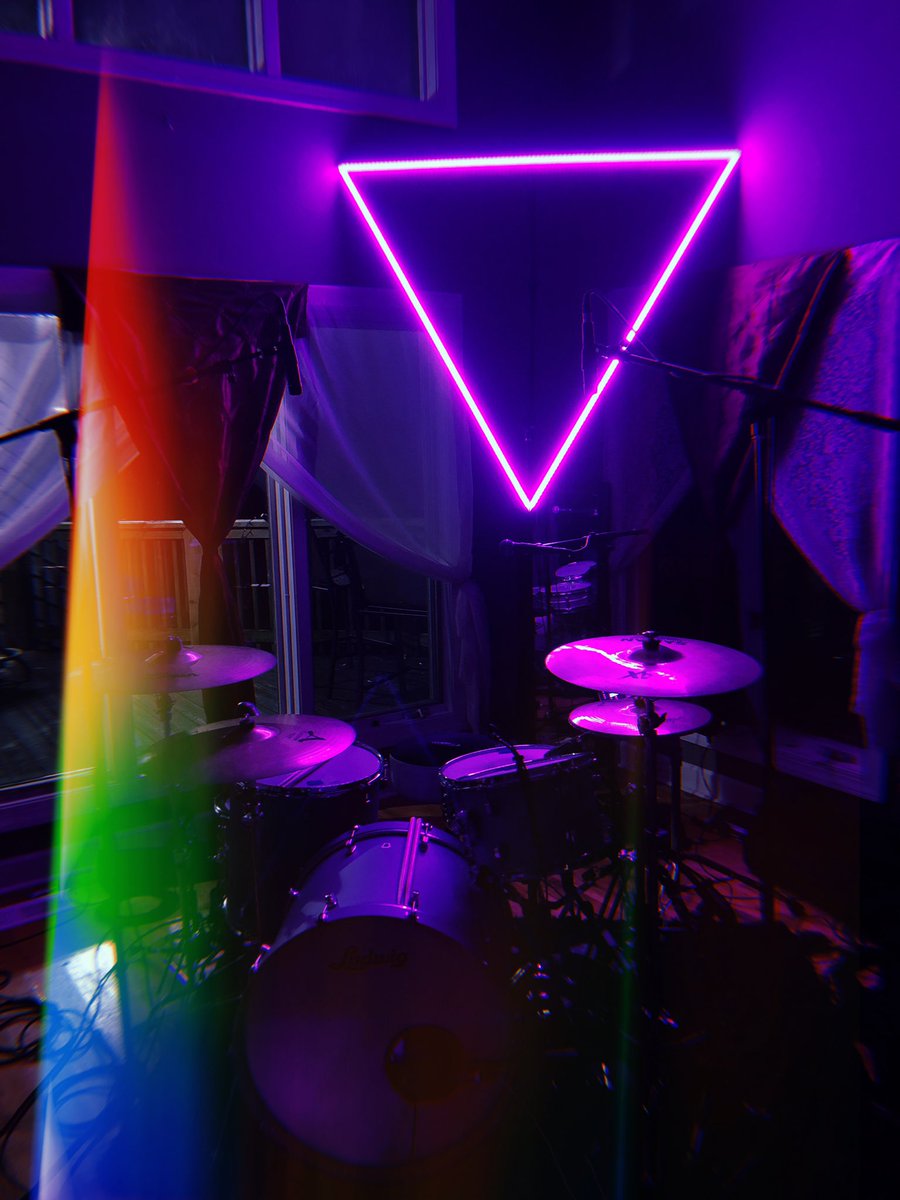 We’ve been working on our new song for a long time to make it sound as great as possible for you guys. “Grey Car” comes out one week from today!