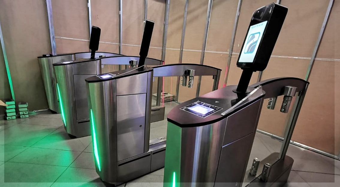 SomosOdinsa's tweet photo. ¡La transformación tecnológica de @BOG_ELDORADO continua volando por lo alto! ✈ Hoy inauguraron sus servicios de #Bioming y las puertas de pre seguridad, que agilizarán los procesos en la salida del país para millones de ciudadanos que visitan diariamente la terminal aérea 🤩. https://t.co/WDgj3aoutI