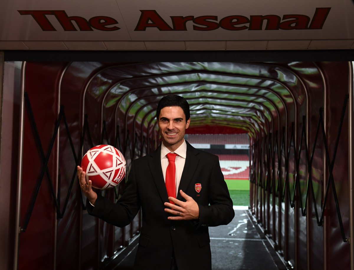 Arsenal's tweet photo. There's no place like home 😍

🏡 @m8arteta https://t.co/tM4AJqgliy