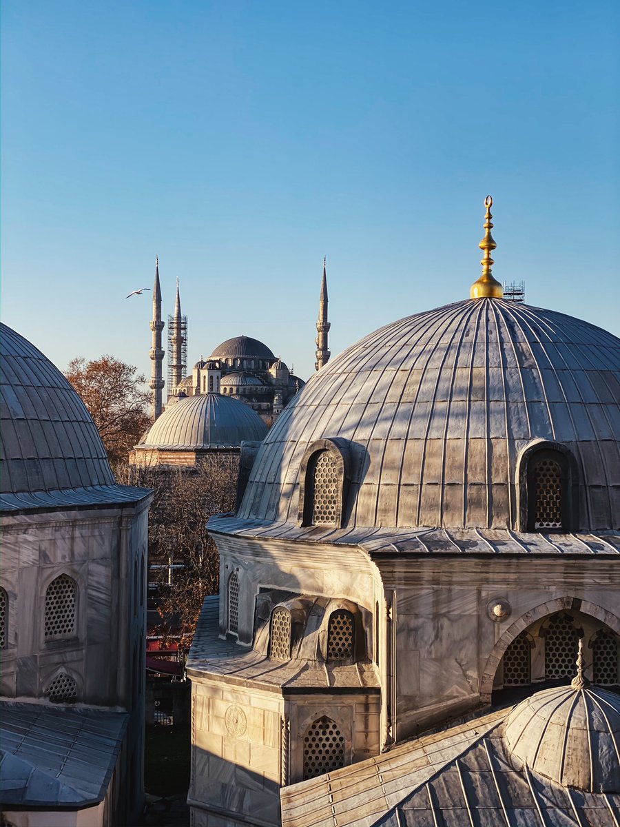 Rawrdiya's tweet photo. Istanbul photoset ( December 2019) we’re having the most amazing weather 🇹🇷 https://t.co/xZtG4qOxah