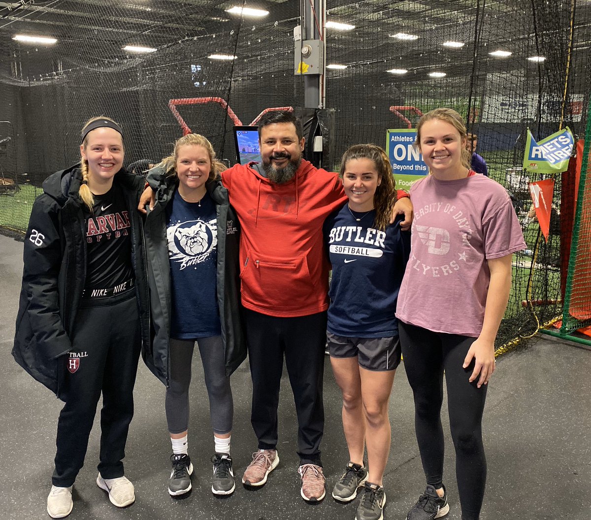 CeasePease's tweet photo. My favorite time of year because I get to hang with my girls hit a few balls and have lunch https://t.co/f2ExQMiGra
