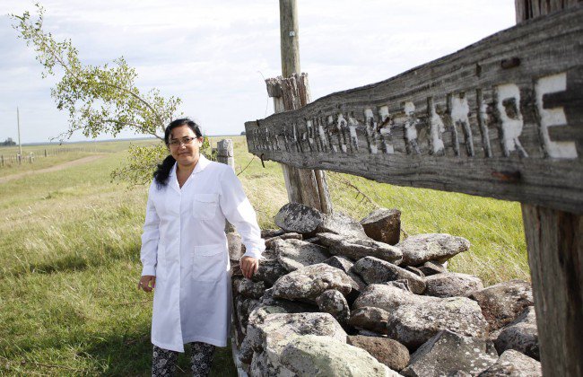 Recordamos la nota a Iris Peralta. Maestra rural, sin luz y a 230 Kms. de casa

Leé la nota:
mujermujer.com.uy/entrevistas/24…