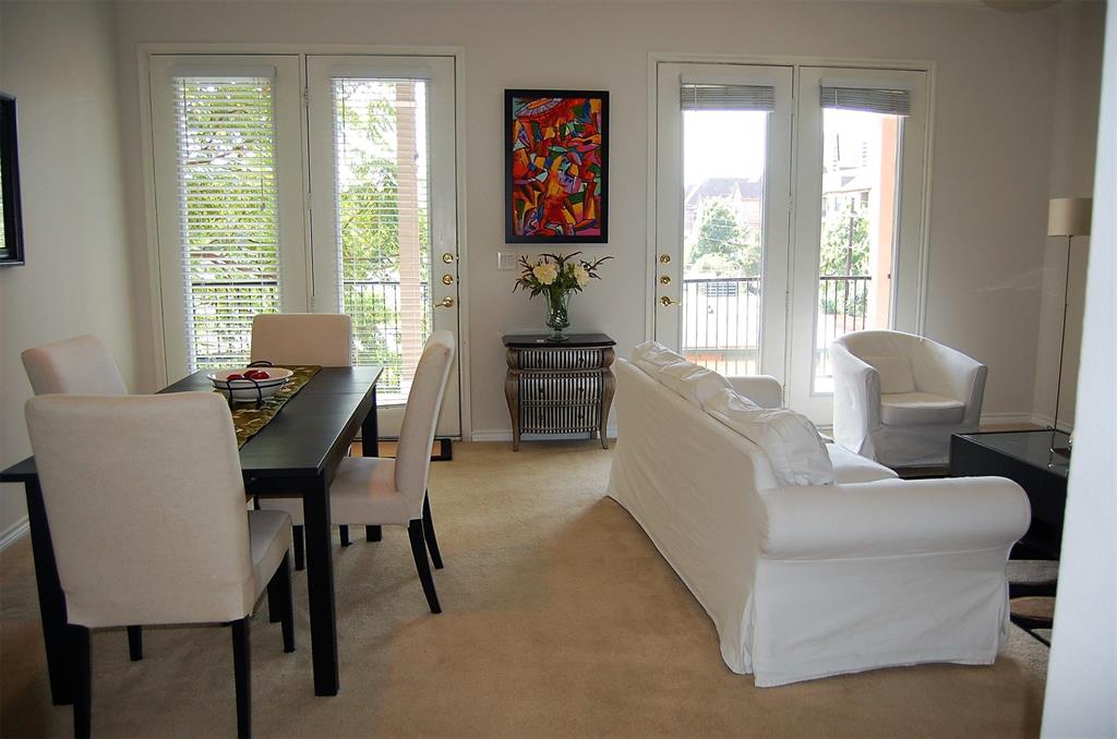 PurchaseHouston's tweet photo. Fall in love with this 2 BD/ 2 BA in Houston. Call, text or direct message me for more info.  https://t.co/DYzblhuELB https://t.co/RKAnTWiWGe