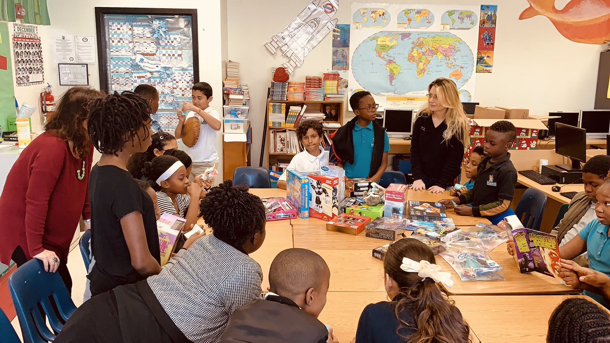 SvechinLarisa's tweet photo. Thank you @NBEBears Dr. Cukierkorn for sharing your students with me. 🥰 &amp; congrats to your #millionWord reader. #MerryChristmas2019 https://t.co/UaKwhqCEwc