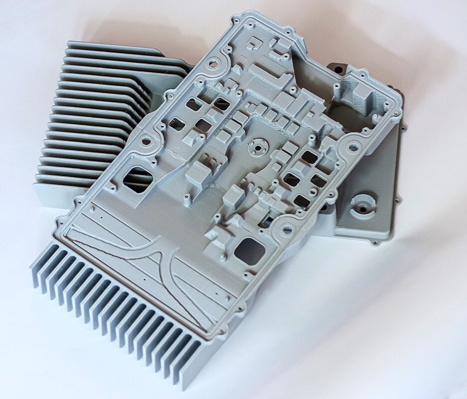This sink is HOT! A heat sink print created for a client’s prototype process that asked for lots of detail. We are sweating. #heatsink #industrialdesign #largescale3dprinting #3dprinting #3dprinted
