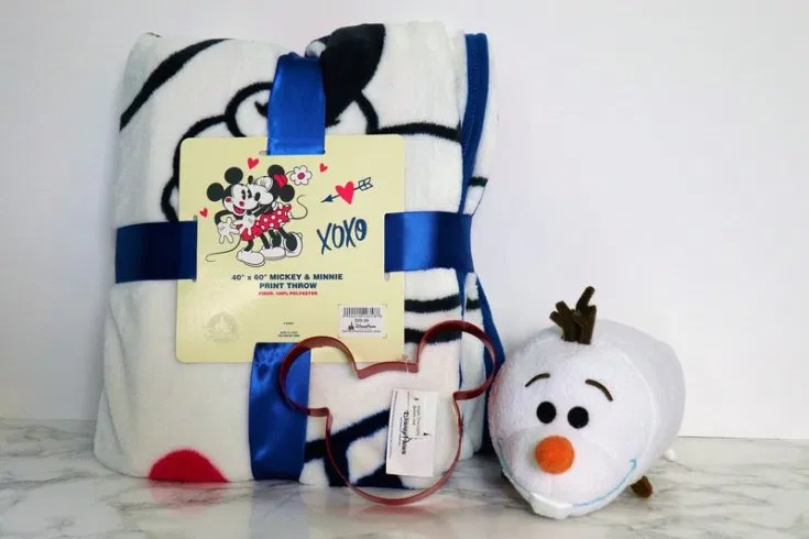 DisneyinyourDay's tweet photo. There's still time to enter to win this adorable Disney giveaway! #disneygiveaway #giveaway #freedisneystuff #olaf #win #windisney #freebiefriday #sweepstakes #disneysweepstakes
https://t.co/JVKEKMkQyo https://t.co/XBd1esyRcr