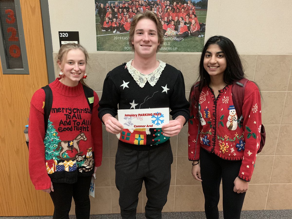 RRHS_Activities's tweet photo. Congratulations to the January parking pass winners, thank you for showing your holiday spirit! #UnleashTheHolidays #ForThePass https://t.co/6r0rvc2u1Q