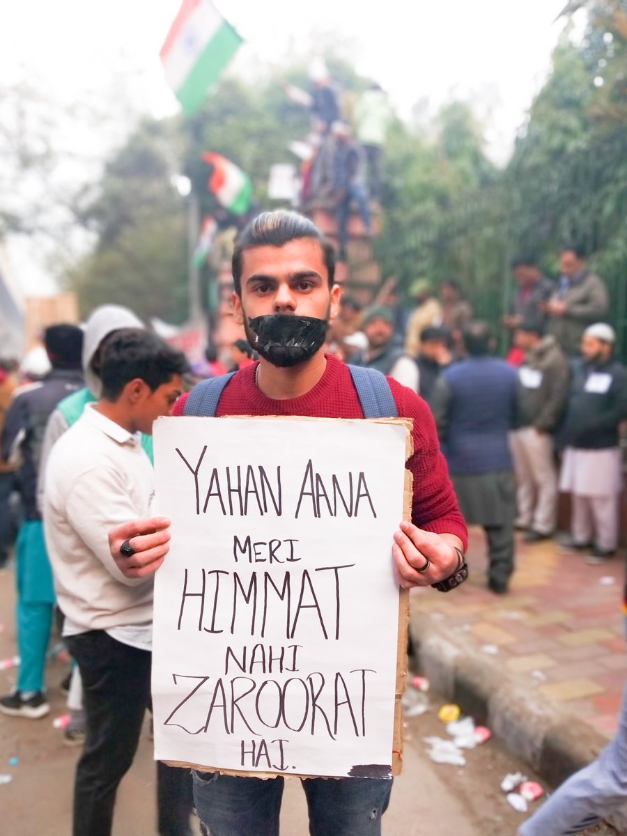 qmaasim's tweet photo. 2 #Photos from Friday #JamiaProtest, that stayed with me all day, and compelled me to tweet it.
#NotoCAA #NoToNCR #BachpanInDanger
@aaqibrk @EvolveLeadLove @tanwer_m @asiyaislam @High_Dives @urooj_q @nabilazaidi @BanjaraIndian @KeedaSuleimani https://t.co/89WHg5YKpP