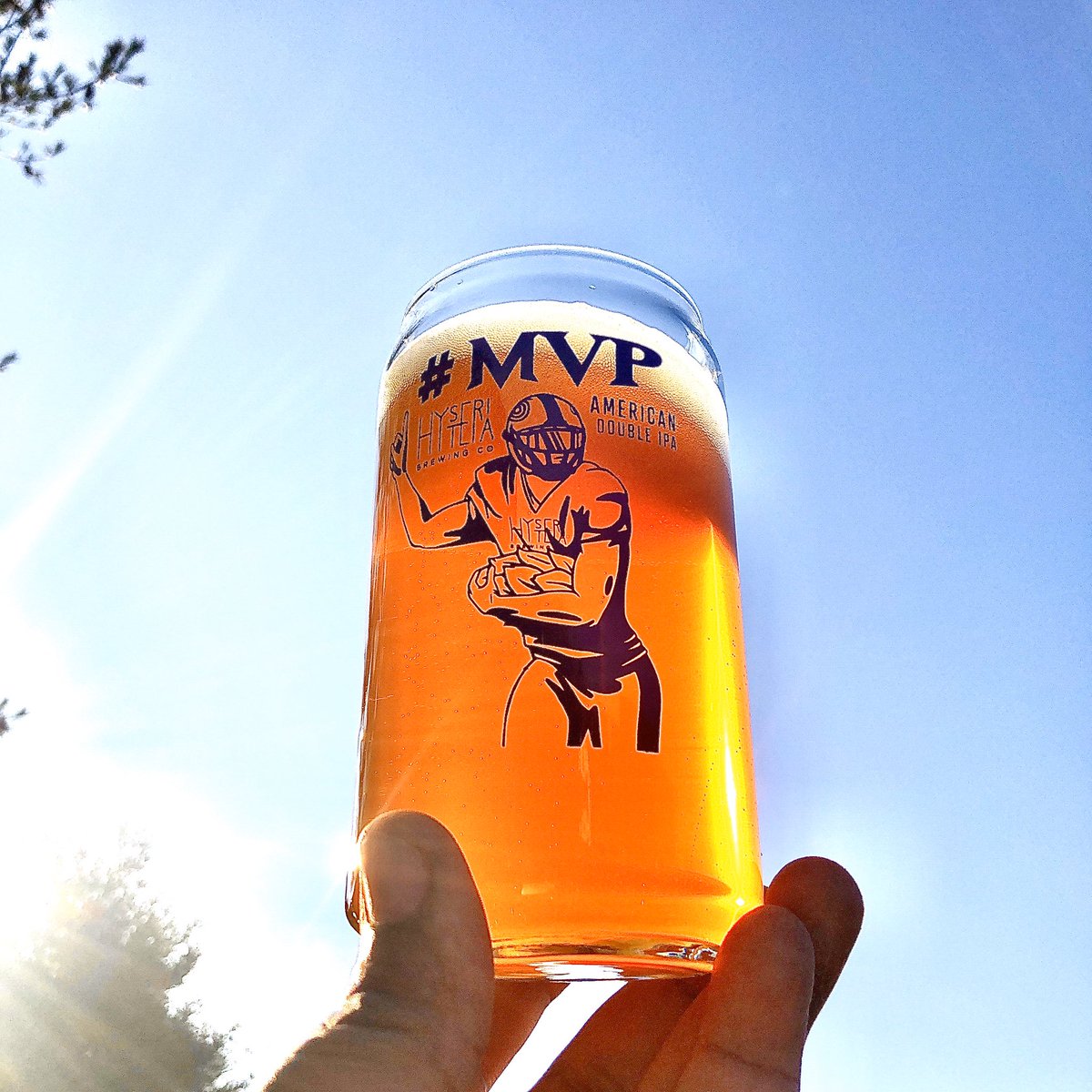 BrandMyBeverage's tweet photo. With the 16 oz. can glass, your favorite brews are sure to always look and taste their very best🍺🍻 

#baltimoreravens #drinkware #craftbeer #hysteriabrewingcompany #beerglass https://t.co/tSk3TGxqb9