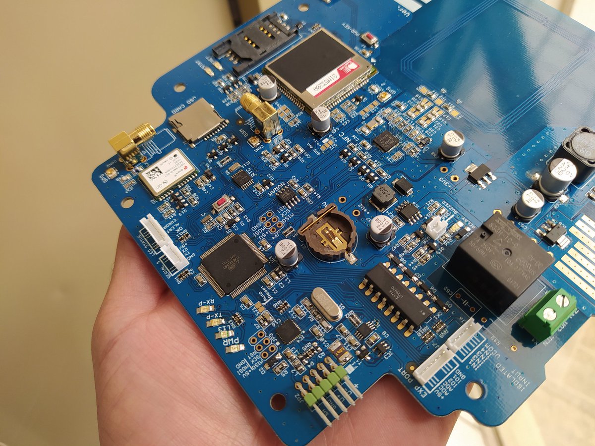 IObrizio's tweet photo. Esta tarjeta se "actualizó" 🕐 de sim900 a sim5320,rediseño agregando nuevas funciones y mejoras.
Prototipo funcional✨
Ensamble manual
#PCB de 4 a 2 capas
Conexión GSM 3G
#GPS 📡
Lector #RFID
#RTC
Rs232/io expander/ADC/relay/LED
#iot #data #bus #pcbdesign
#psu #atmega https://t.co/o7qjbxBYxc