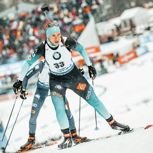 Peu de commentaires à faire. Je suis déçue et triste.. 🤦🏼‍♀️
Pas de poursuite pour moi. Je m'entraîne et peaufine ma récup' demain pour une potentielle mass start dimanche !
Allez les bleues et les bleus 🇫🇷🇫🇷🇫🇷🇫🇷
Merci @julbo_eyewear 📷@ben_becker_photo ift.tt/2ED03MZ