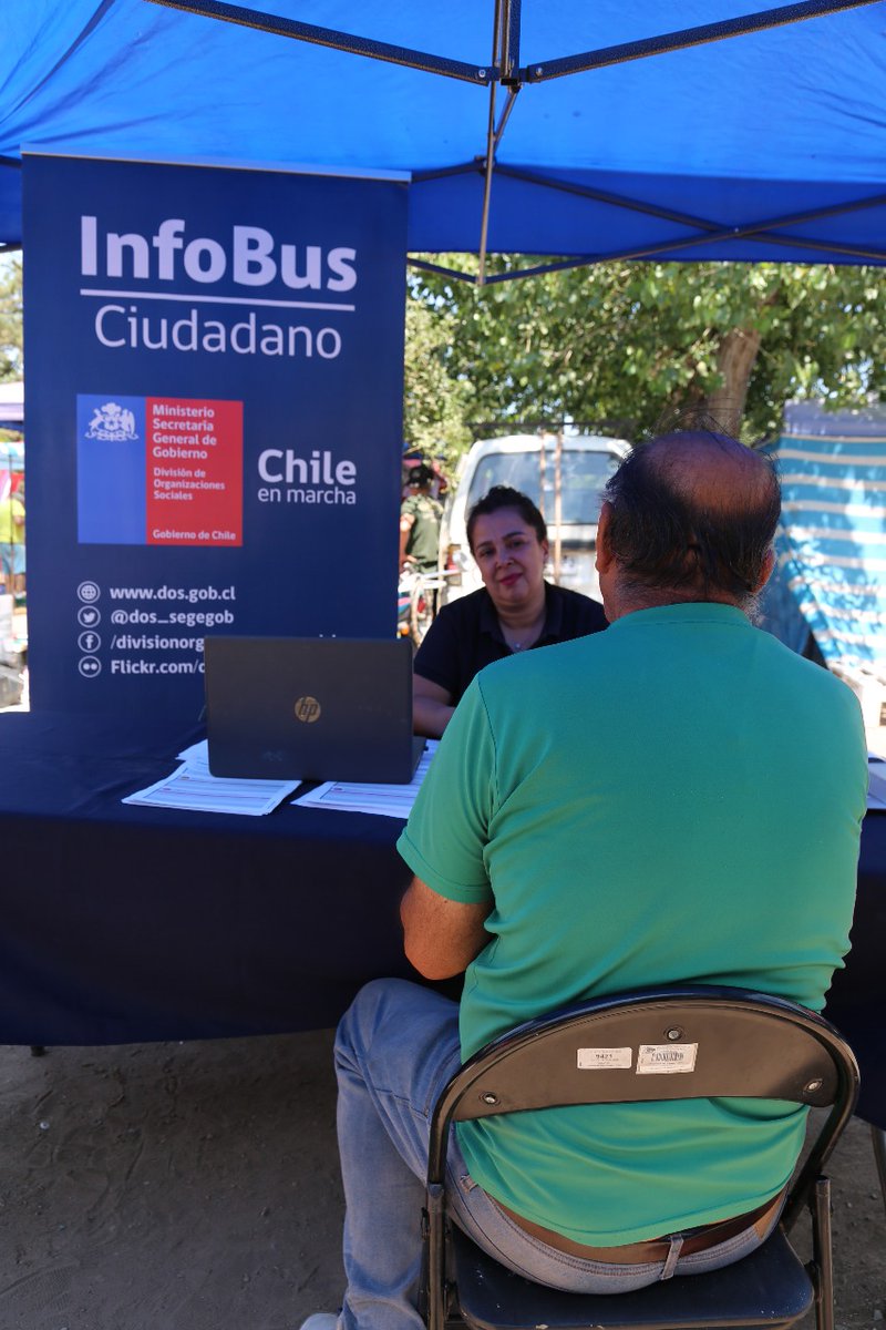 dos_segegob's tweet photo. El #InfoBus recorre #Chile y se detiene en la #RmdeTodos para acercar las políticas públicas a las personas; En #Conchalí se orientó por la #ConsultaIndividual, instancia para que ciudadanos expresen sus opiniones ¡Que nadie se reste de construir #ElChilequeQueremos! #DOS ✌🇨🇱 https://t.co/9UADSzAwyF