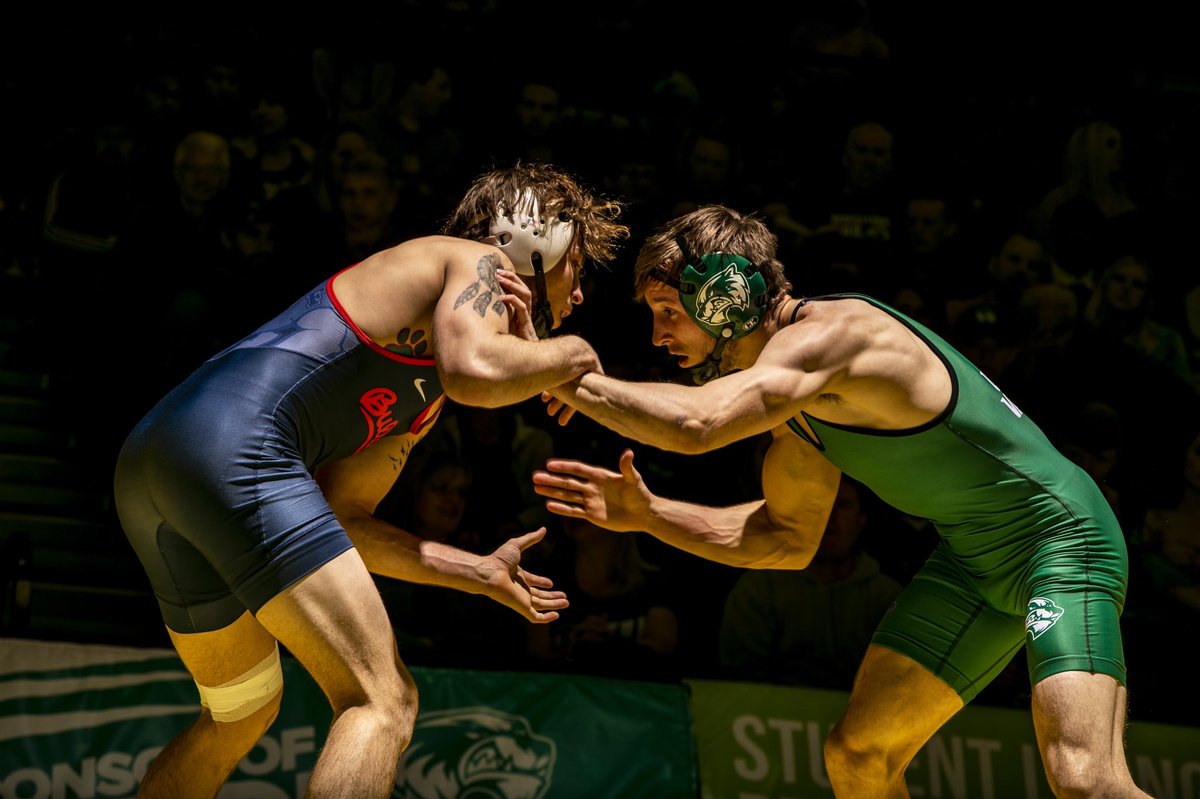 Hard, heavy and fast hands🙌🏼

#UVU #GoUVU #UVUWrestling