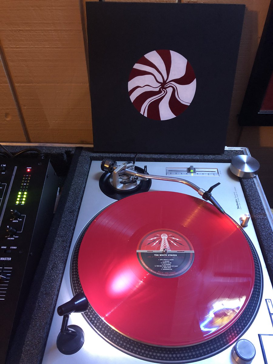 JonnyFairplay's tweet photo. Thank you @thirdmanrecords #thirdmanvault #thewhitestripes LIVE from @RitzRaleigh 9/26/99 one of their first national touring shows opening for #pavement ❤️🖤 #vinyl #vinylcollection https://t.co/dgUaXjVwJo