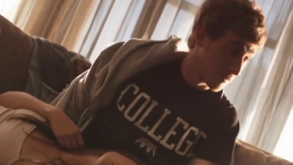 MillironSports's tweet photo. Did a Viral Video of People Chugging Beer in an *ahem* “Interesting” Way Make Me Listen to ‘I Love College’ a Dozen Times? Some Are Saying Yes https://t.co/rnGx2jnA4O https://t.co/mrKp4Ot6rs
