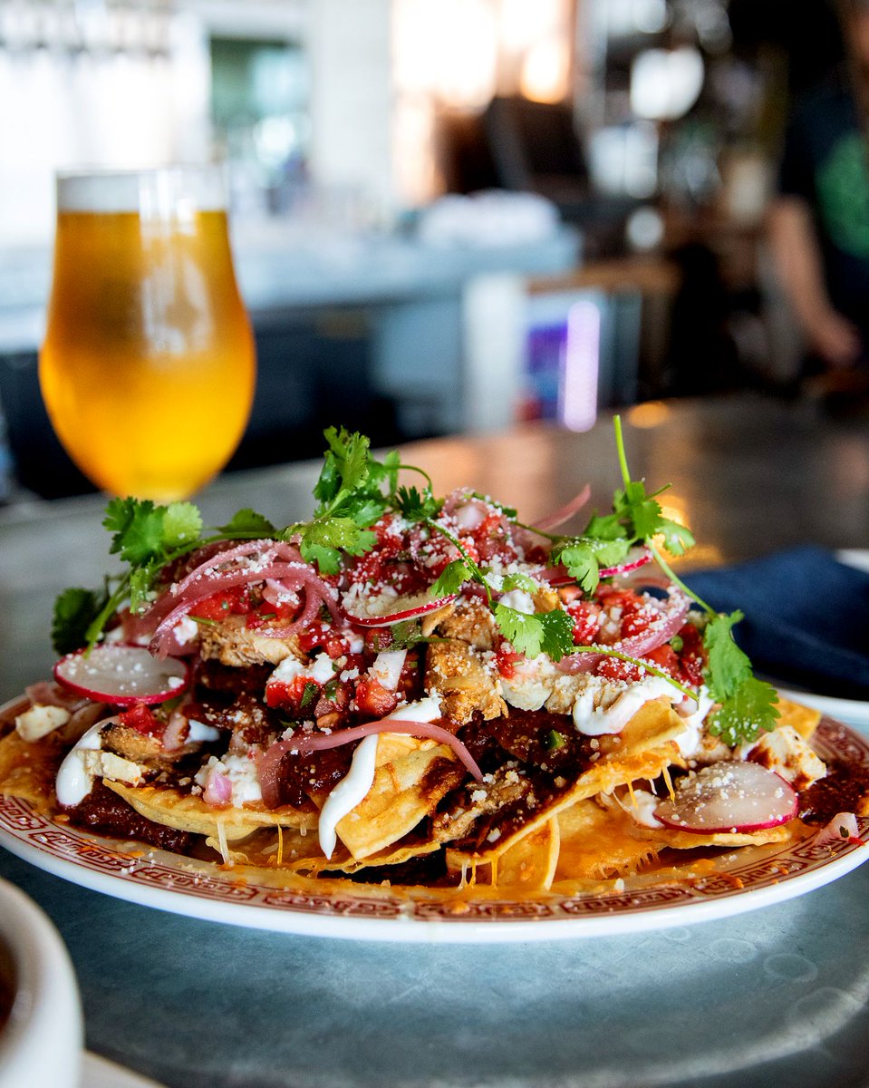 #HAPPYHOUR 😍 
.
.
.
.
#abigaile #abigailerestaurant #hermosabeach #southbay #eaterLA #foodies #eatmunchies #munchies #YelpLA #eeeeeats #latimesfood #LAist #eatguide #noleftovers