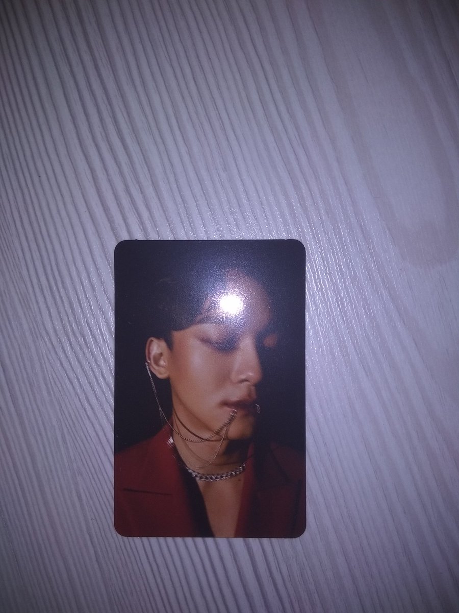 tüm arkadaşlarıma sırasıyla aynı photocard çıkıyo şimdi de bana çıktı..lanetlendik galiba aq