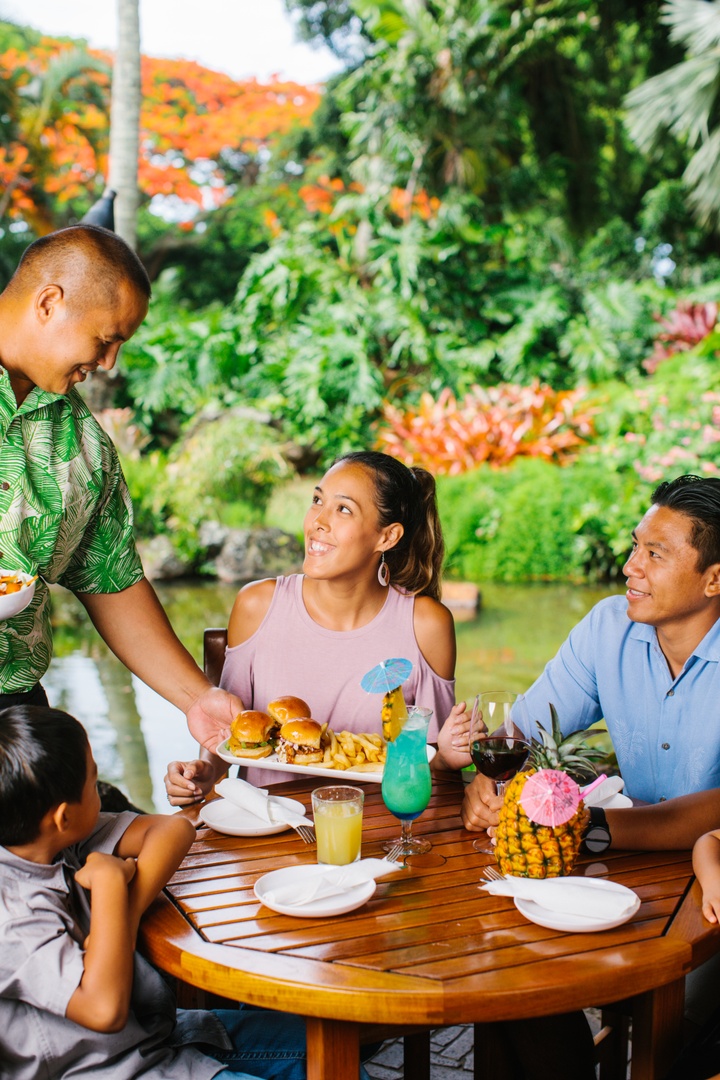 Happy Holidays from our 'ohana to yours! ✨ 🌴