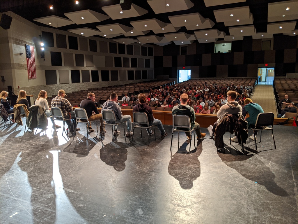 VanBuren_HS's tweet photo. Our students were blessed with some invaluable insight from our annual College and Career Panel. Thank you to our alumni for sharing their experiences. #VB1Team #VBexperience #VBalum https://t.co/3KLOwS57Bk