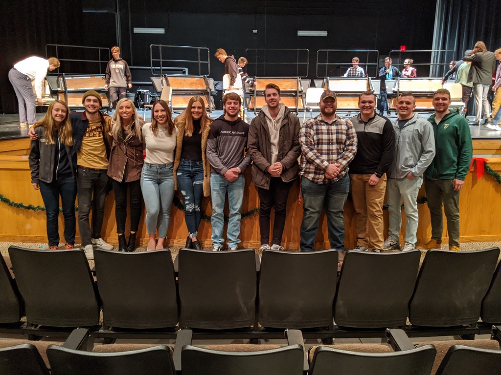 VanBuren_HS's tweet photo. Our students were blessed with some invaluable insight from our annual College and Career Panel. Thank you to our alumni for sharing their experiences. #VB1Team #VBexperience #VBalum https://t.co/3KLOwS57Bk