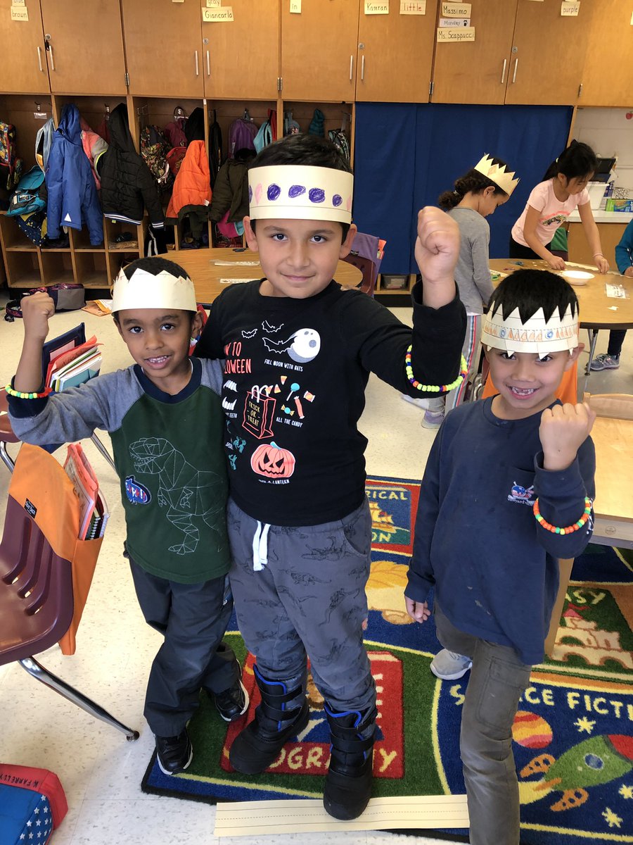 OlleyLane's tweet photo. Repeating and growing pattern bracelets and crowns! https://t.co/xDbz2gWWDt
