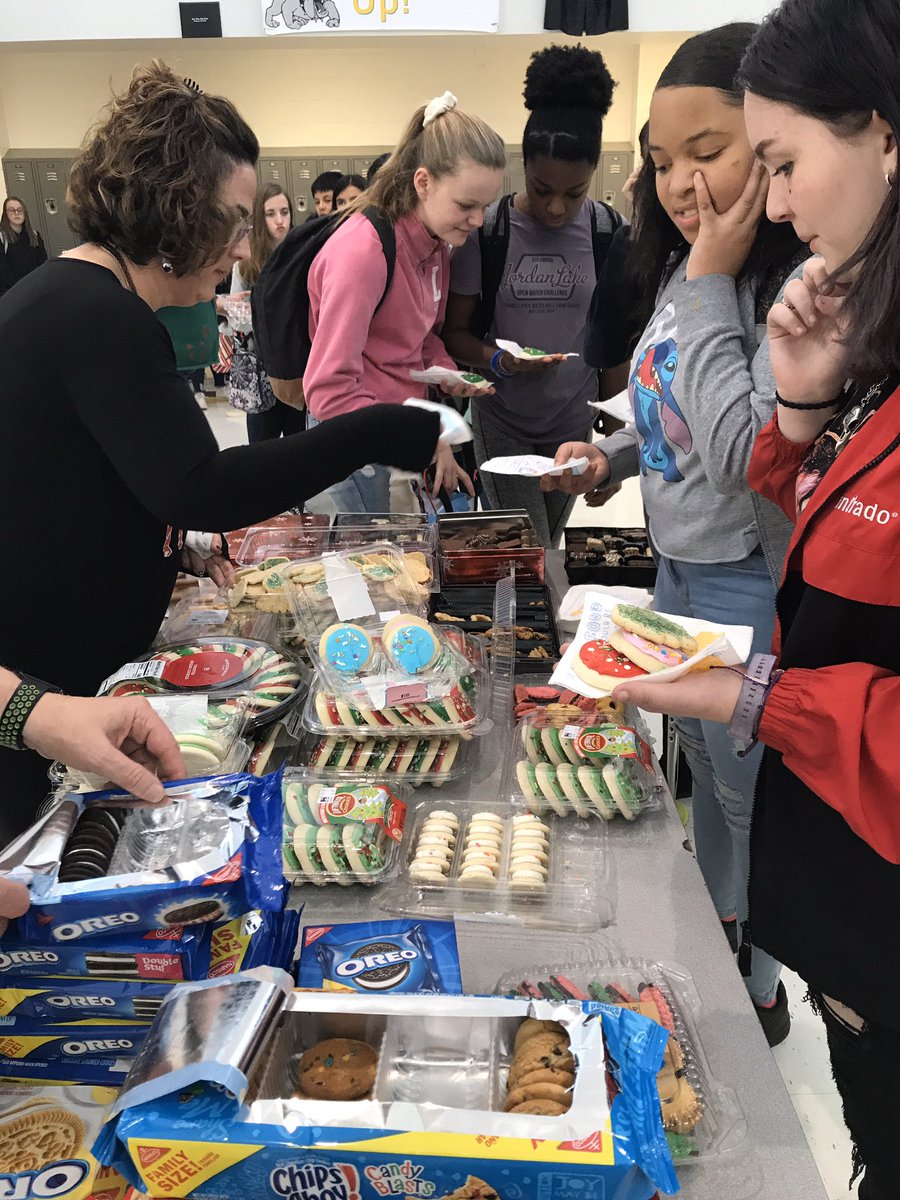 Simplykimclark's tweet photo. Thank you to all the Falcon and Eagle families who donated cookies to make our cookie exchange a success! You made this possible and we thank you. Please have a wonderful and safe break Bulldogs 🍪 @ALSBulldogs https://t.co/a3wUDL7WkK