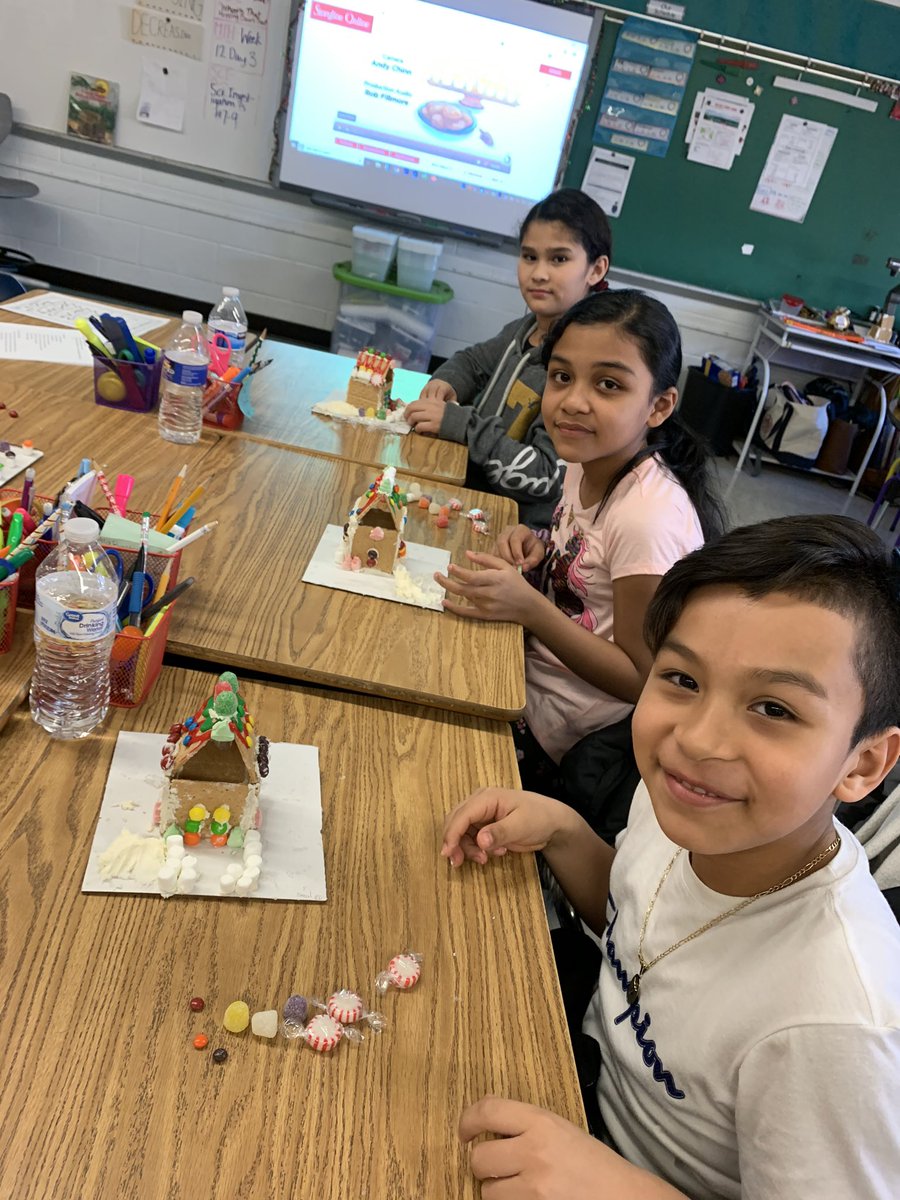 Hybla5th's tweet photo. Happy Holidays from 5th grade!! https://t.co/W6iAxwIEy3