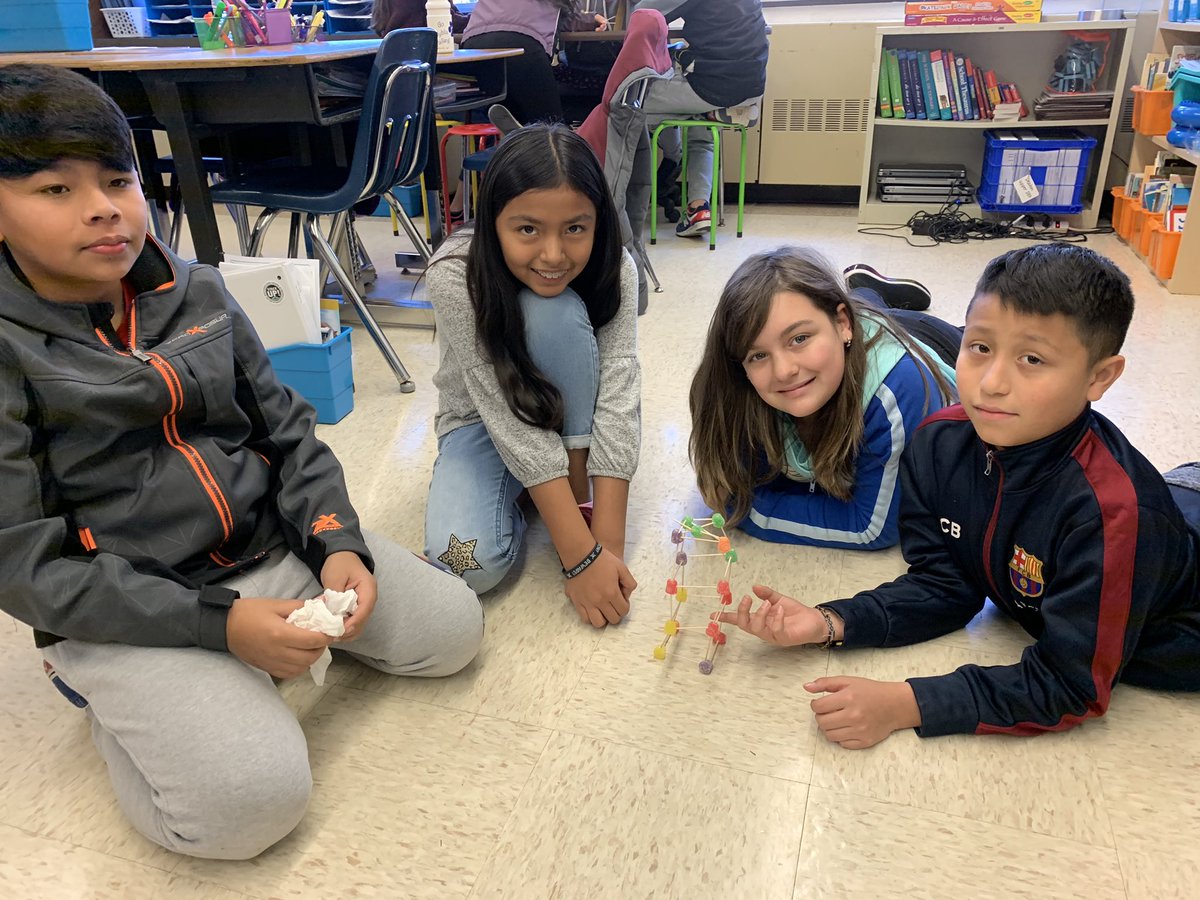 Hybla5th's tweet photo. Happy Holidays from 5th grade!! https://t.co/W6iAxwIEy3