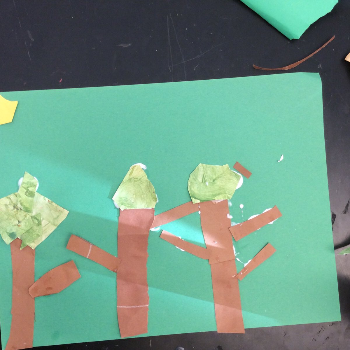 artwithmsem's tweet photo. After practicing their ripping and gluing skills for a few classes, kindergarteners learned how to cut with scissors and began creating collages with a wider choice of colors. Their collage skills are blowing me away!!! ✂️ https://t.co/I1w5OXbFUm