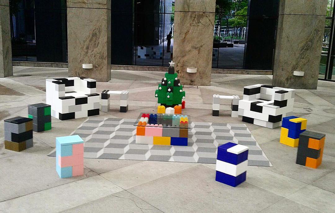 EverBlock's tweet image. Build festive inviting spaces instantly for any occasion with our life-size modular building blocks!
#mallfun #mallactivations #kidsgift #kidsfun #giantlego #buildandplay #christmasfun #holidayactivation #mallplayzone #popupdisplay #popupplayground #giantlego #jumbobuildingblocks