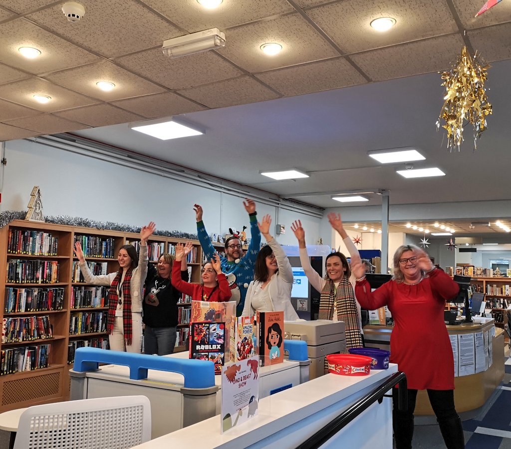 shinyshona's tweet photo. All singing all dancing library staff in #MaynoothLibrary today!
Including Silent Night in Irish, German, and English ๐ผ๐ถ https://t.co/3G1M8w9x5Z