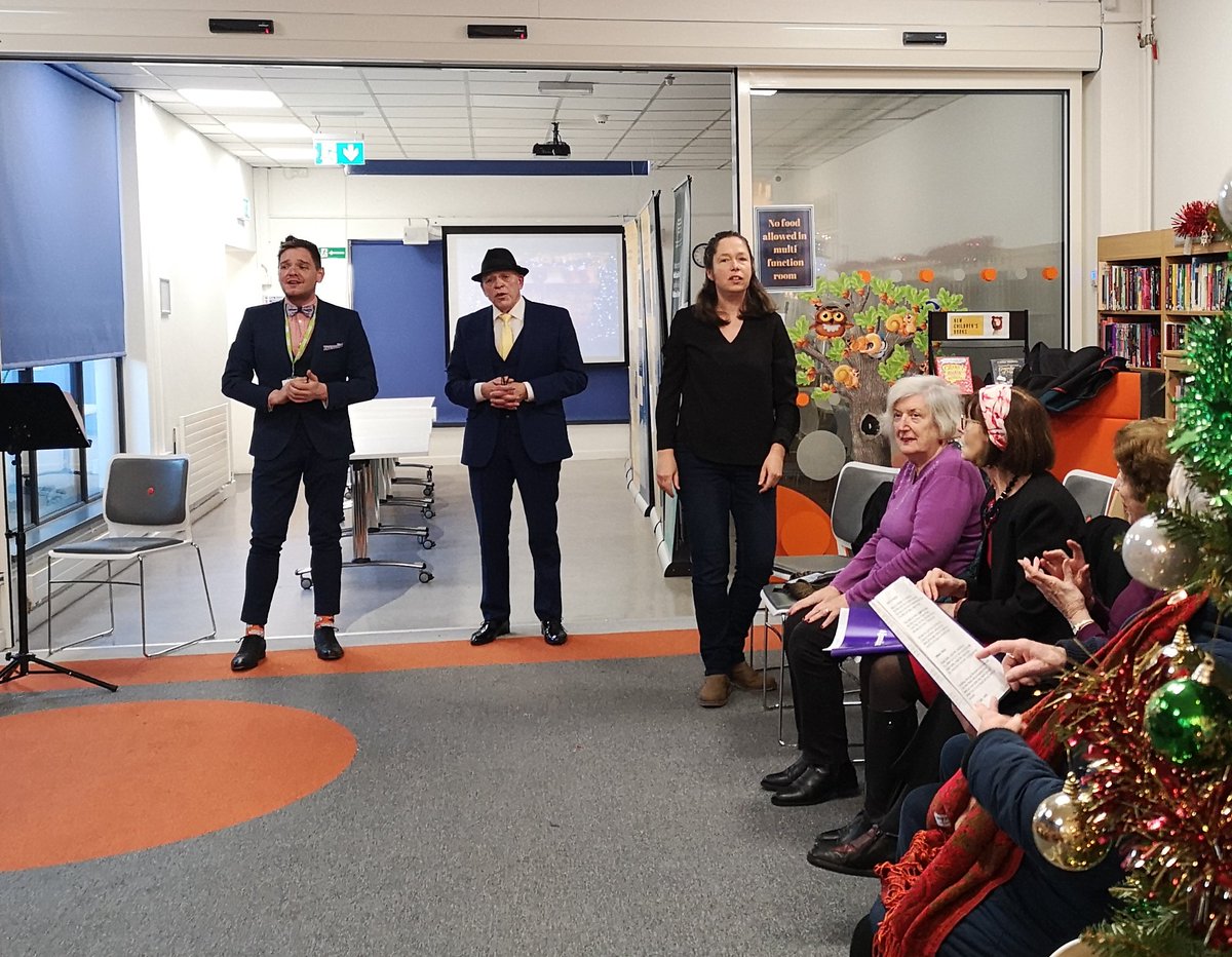 shinyshona's tweet photo. All singing all dancing library staff in #MaynoothLibrary today!
Including Silent Night in Irish, German, and English ๐ผ๐ถ https://t.co/3G1M8w9x5Z